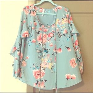 Ruffle sleeved pastel floral boho top